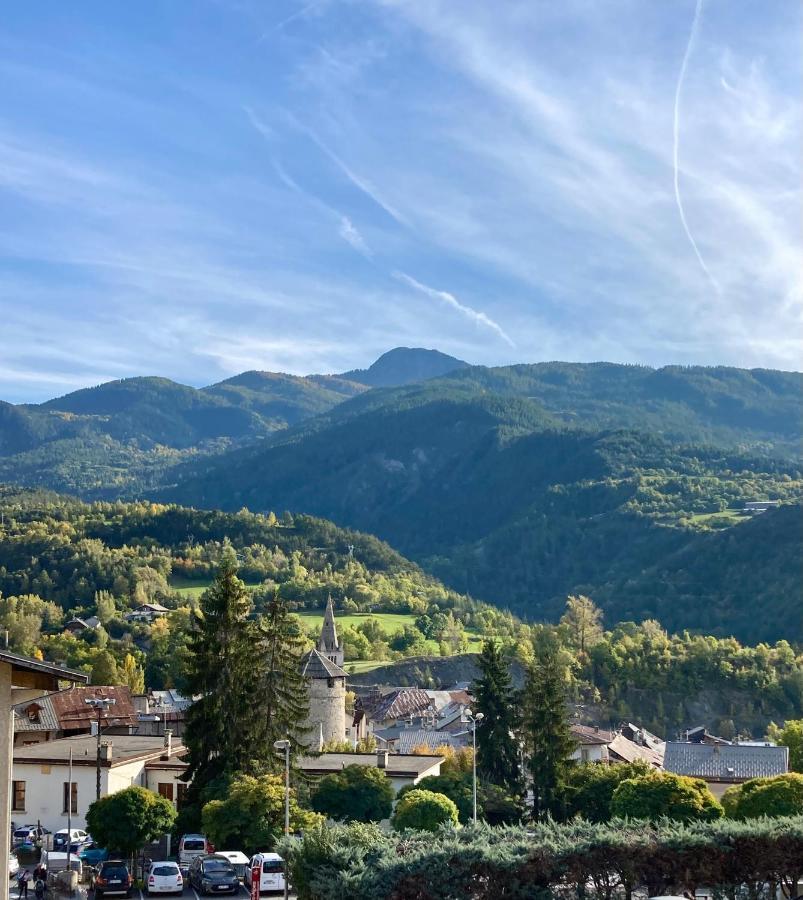 Le Catinat Fleuri Hotel Guillestre Exterior photo